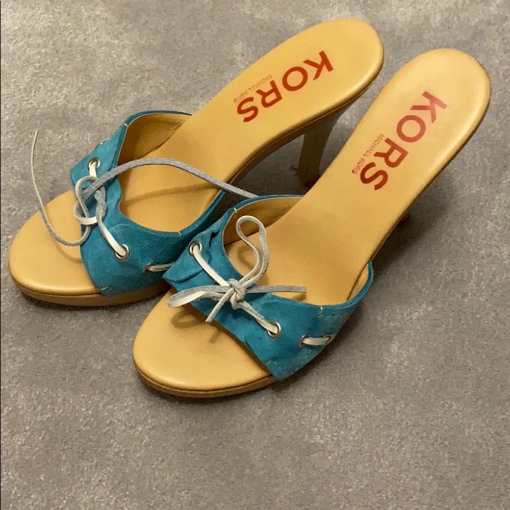 Teal Micheal Kors Pumps Size 9